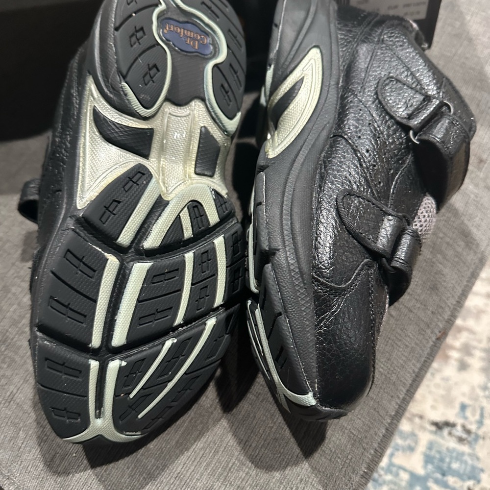 Dr. Comfort Diabetic Black and Gray Sneakers - new with box